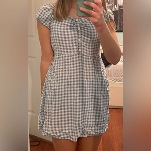 This is AUW, 16 jr. blue and white checker print